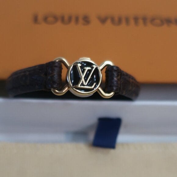 Authentic Louis Vuitton M8026 BC0223 Brown Gold LV Monogram Clic IT Bracelet - Picture 6 of 10